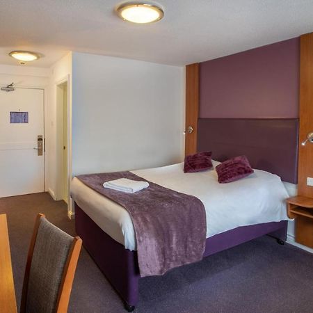 Redwings Lodge Solihull Extérieur photo