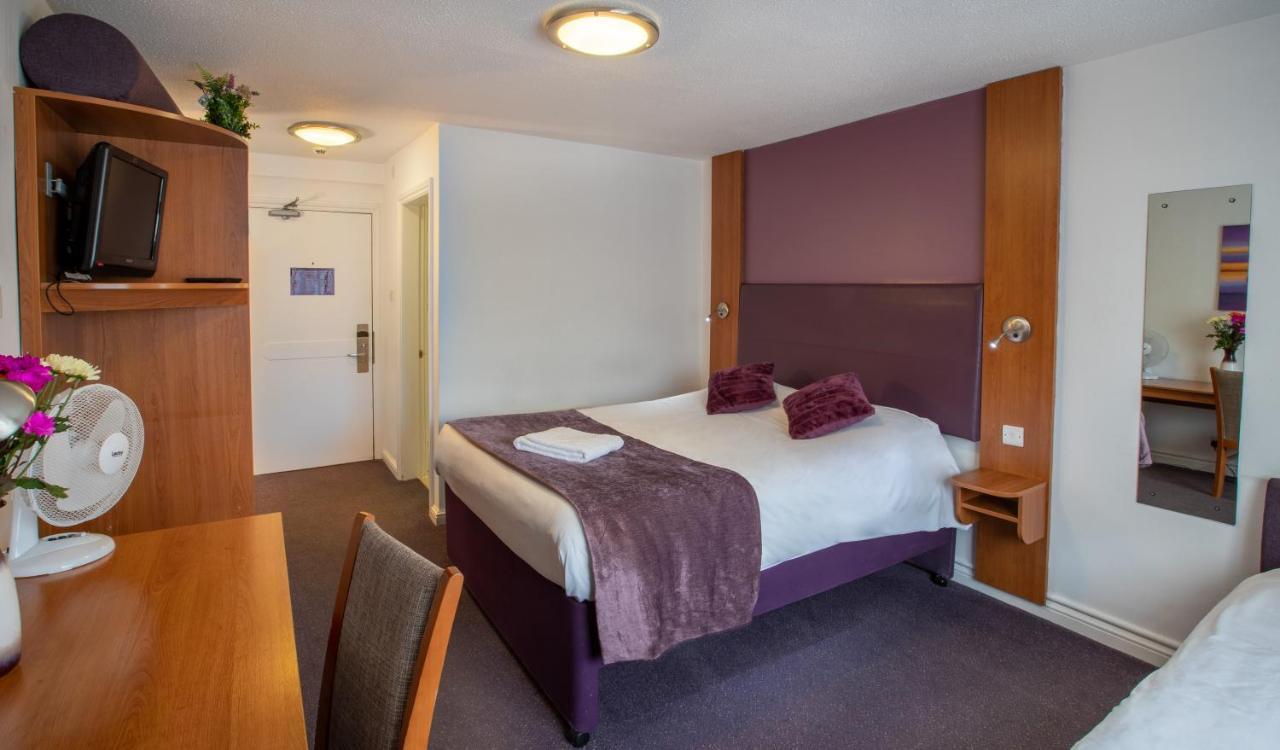 Redwings Lodge Solihull Extérieur photo