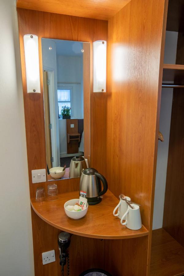 Redwings Lodge Solihull Extérieur photo